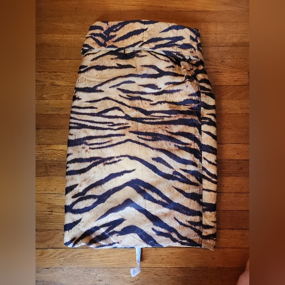 H&M Innovation Co-Exist Story Padded Recycled Nylon Tiger Stripe Skirt - Picture 4 of 10